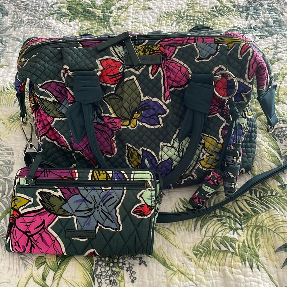 Like new Hadley satchel in Falling Flowers print.